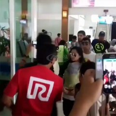 Rafathar Malik Ahmad di Bungkus Mama Nagita & Papa Raffi Saat Tiba di Mall Robinson Solo
