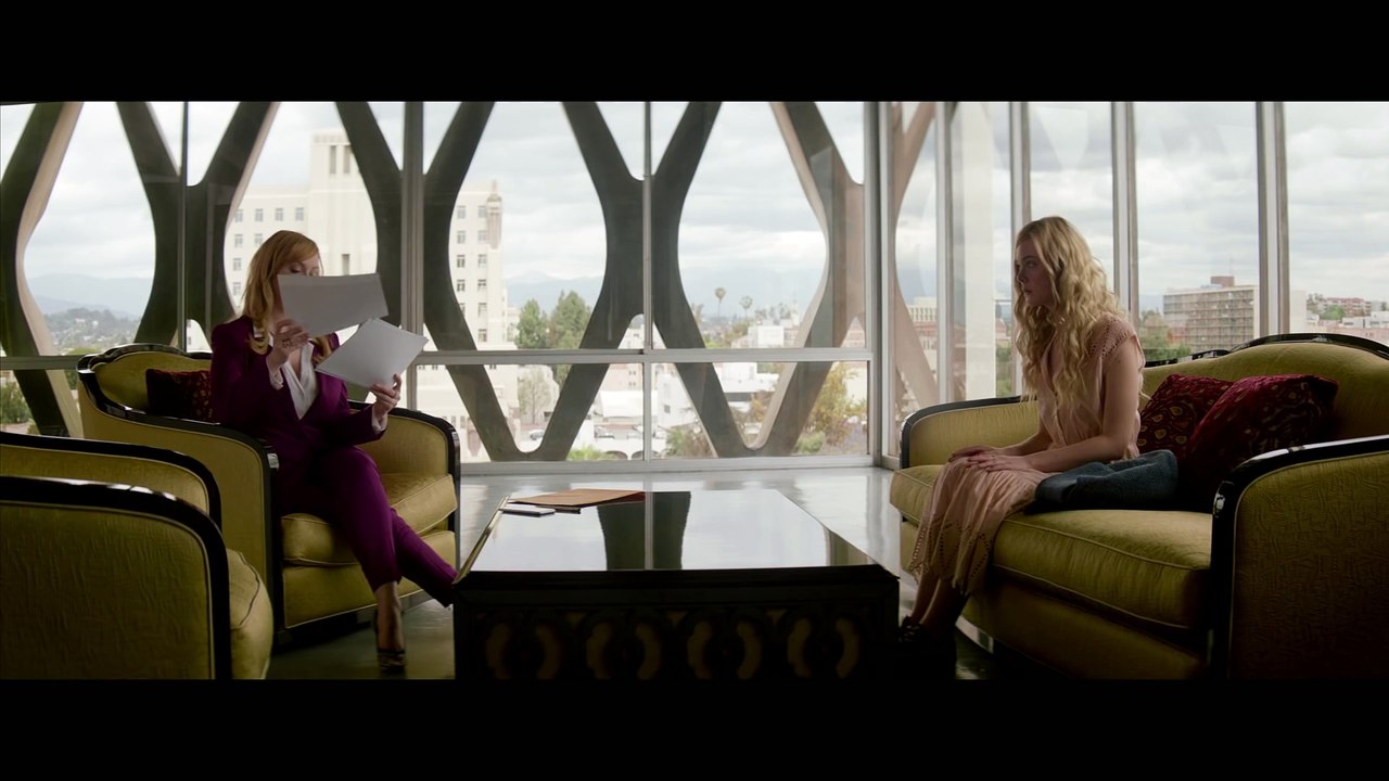 The Neon Demon- 'Dangerous'