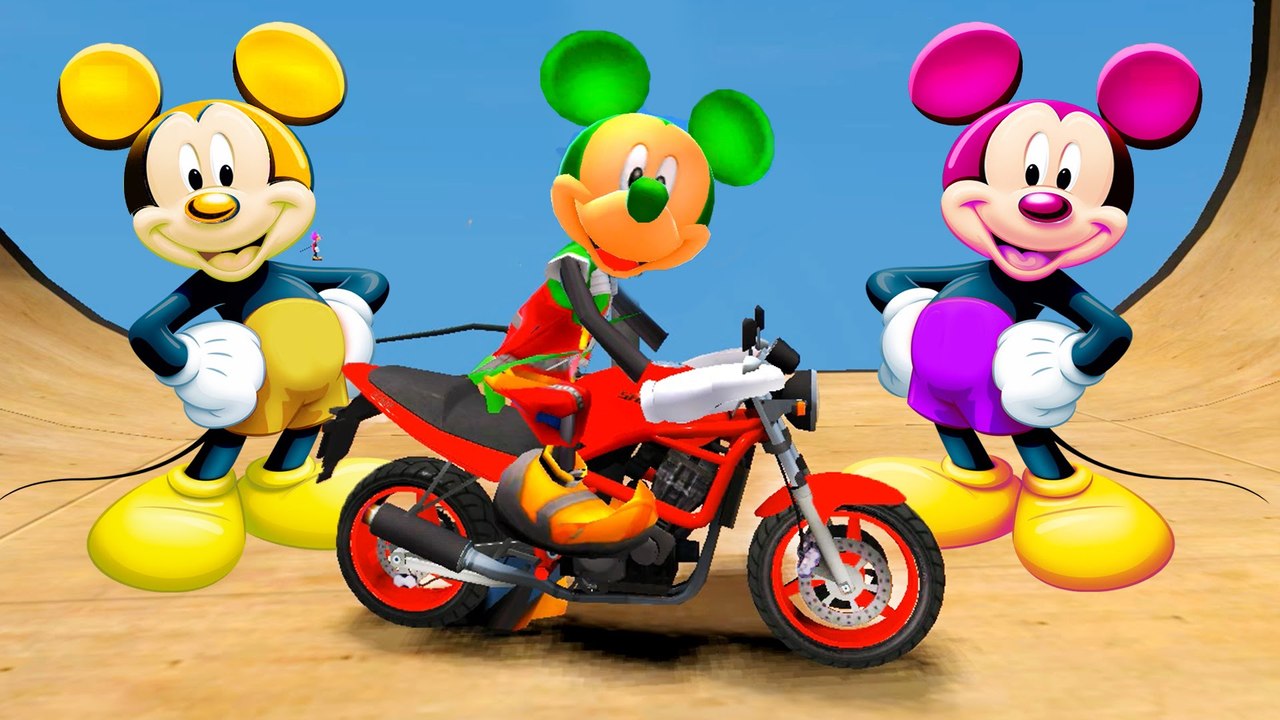 EPIC MOTORBIKE PARTY & COLORS Mickey Mouse ont tournés à Luge (Chansons Comptines pour les enfants)