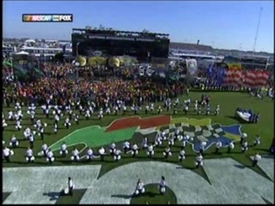 Kelly Clarkson - Since U Been Gone - Daytona 500