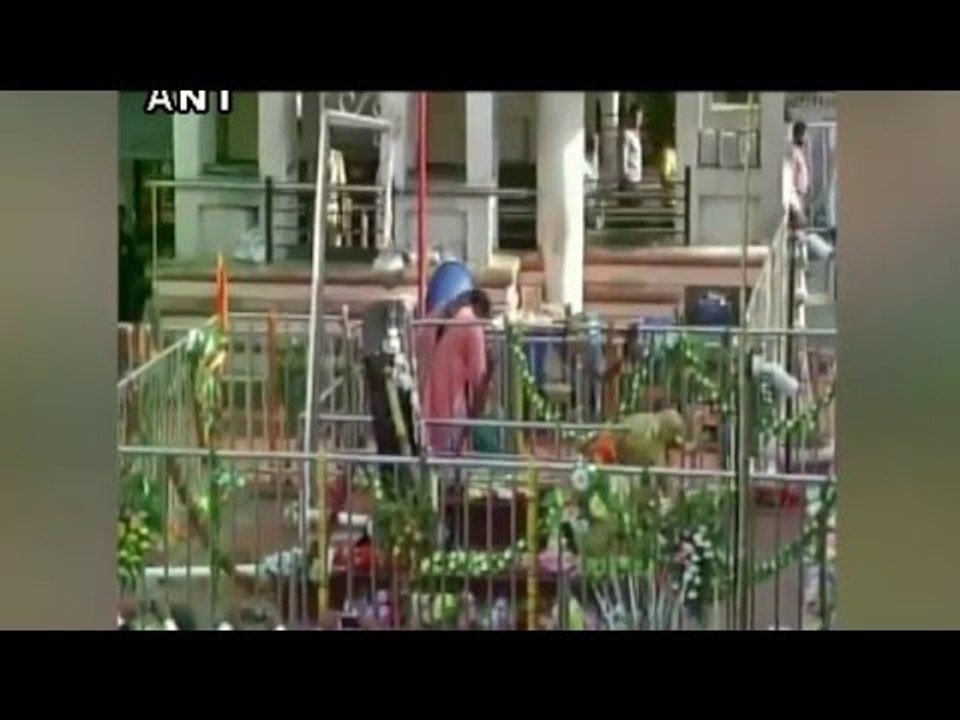 Women enter inner sanctum of Shani Shingnapur temple