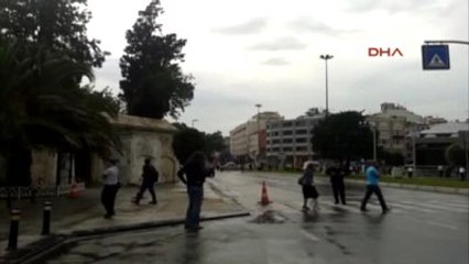 Beyazıt'ta Polise Saldırı - Olay Yerinden İlk Görüntüler 2