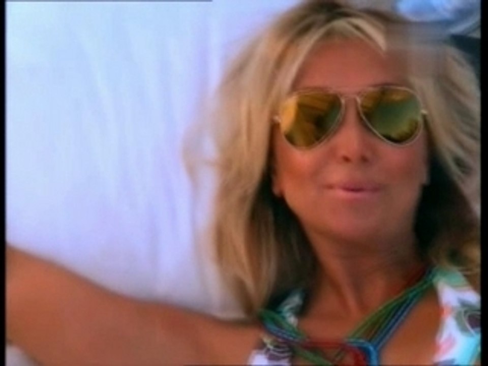 Yonca Evcimik - Oldu Gozlerim Doldu