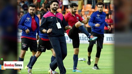 Celebrity Classico 2016 : India Cricketers v/s Actors Football Match Ends in Draw
