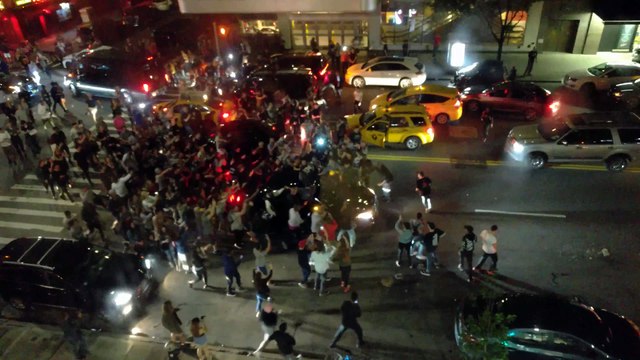 Kanye West poursuivi par ses fans alors qu'il vient d'annuler son concert...