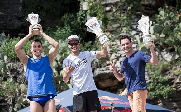 Red Bull Cliff Diving World Series 2016 - Winning Dive Men - Texas, USA
