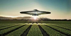 strange ufo in the sky -- Alien ufo or Fighter aircraft -- unexplained thing caught on camera