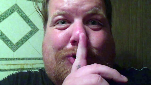 Il surprend son fils en train de chanter sous la douche LOL