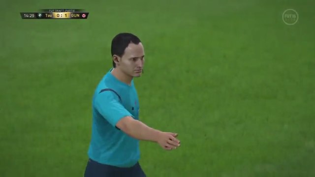 Quand les arbitres deviennent fous dans le jeu FIFA