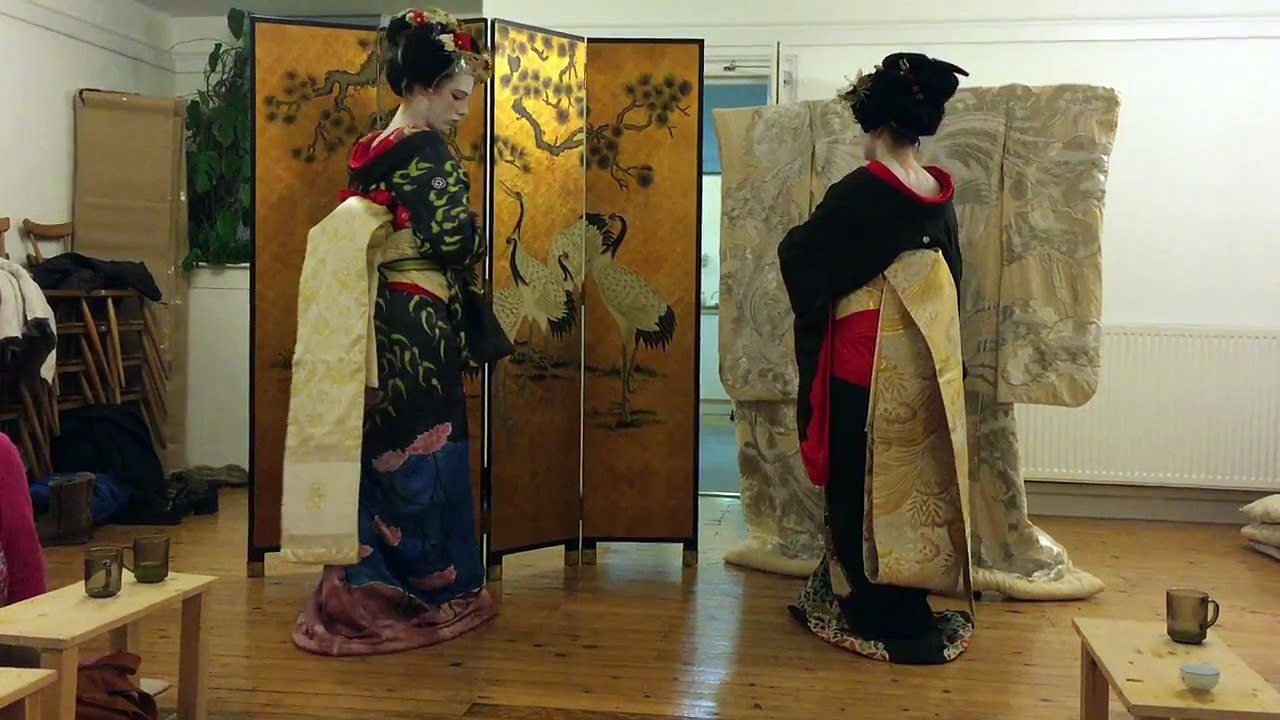 Snippet of Hachiko and Hachihana dancing Gion Kouta