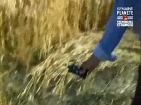 PLANETE crop circles et traces d'ovnis part.3...