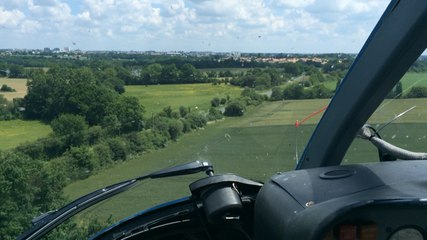 Les lignes électriques inspectées du ciel
