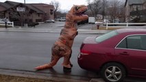 Voiture Jurassic Park attaquée par un T-Rex... Ahaha