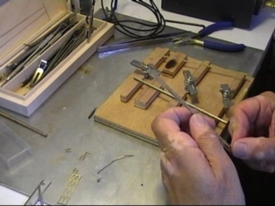 26 Mistral , montage poteaux 1.5 Kv 1ere partie