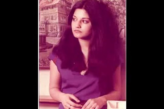 Dil Ki Lagi Kuch Aur Bhi - Nazia Hassan