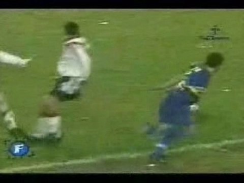 Dribles by catraca j cole - adriano - robinho-ronaldo-ronald