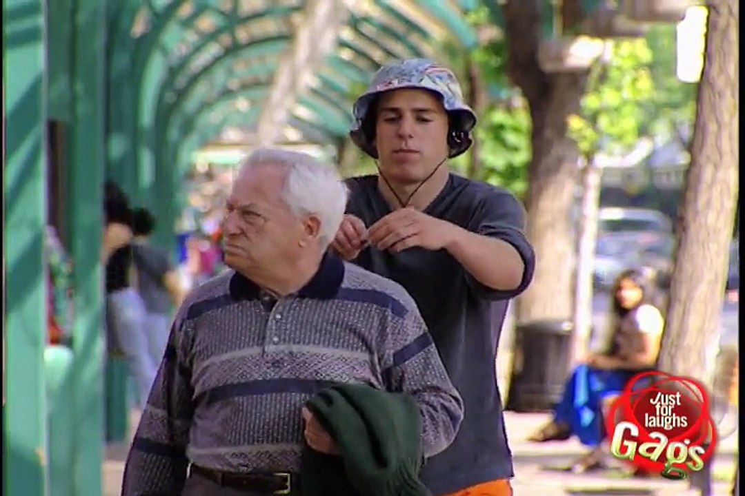 Worm On Shoulder Prank