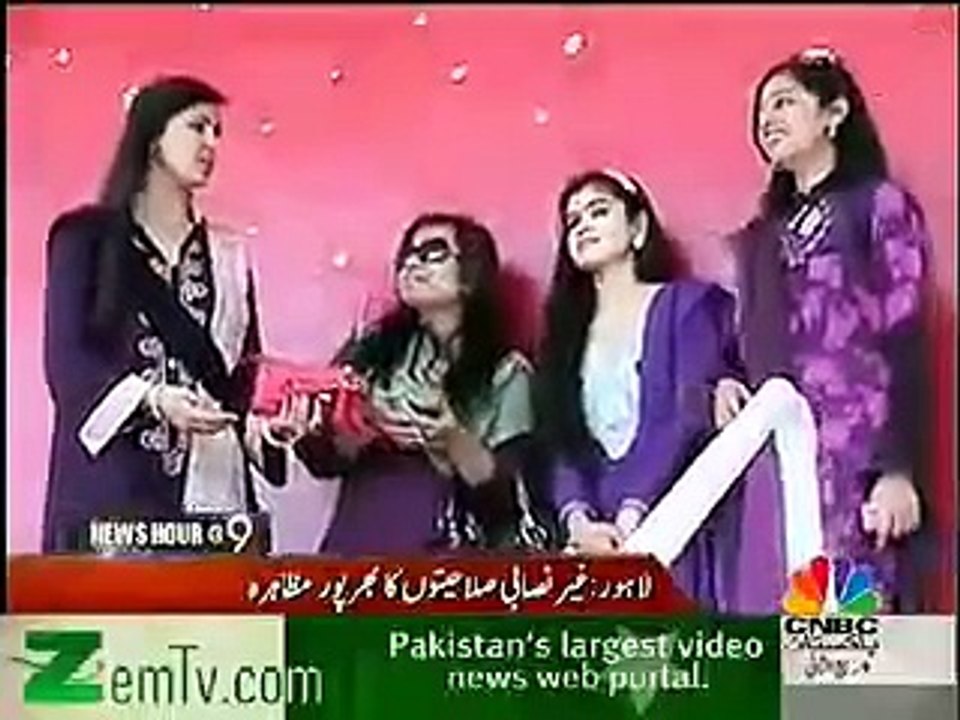 Lahore College Hot Dancing girls -Scandal 2014 Dirty Cameraman
