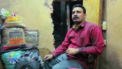 دوت مصر| بالبصيرة لا البصر.. كفيف يلمع الذهب و الفضة