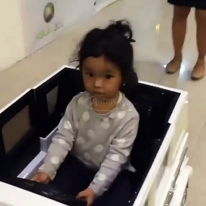 Senangnya Bilqis Khumairah Razak Naik Mobil Mobilan Saat Jalan Jalan di Mall l Ayu Ting Ting