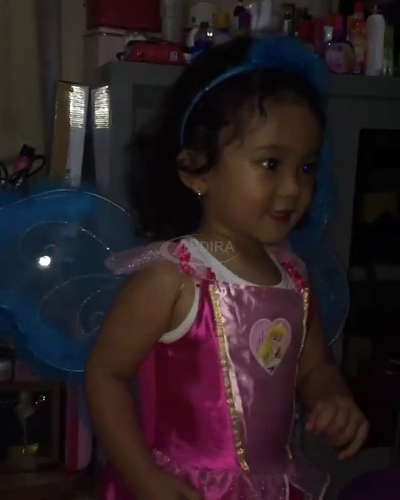 Senangnya Bilqis Khumairah Razak Pakai Baju Princess Kupu Kupu Baru l Ayu Ting Ting