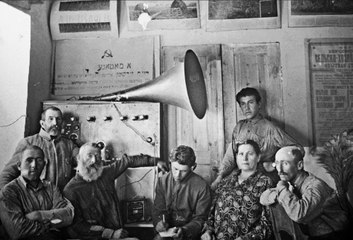 IMAGES OF RUSSIAN-JEWISH HISTORY . 1880-1927