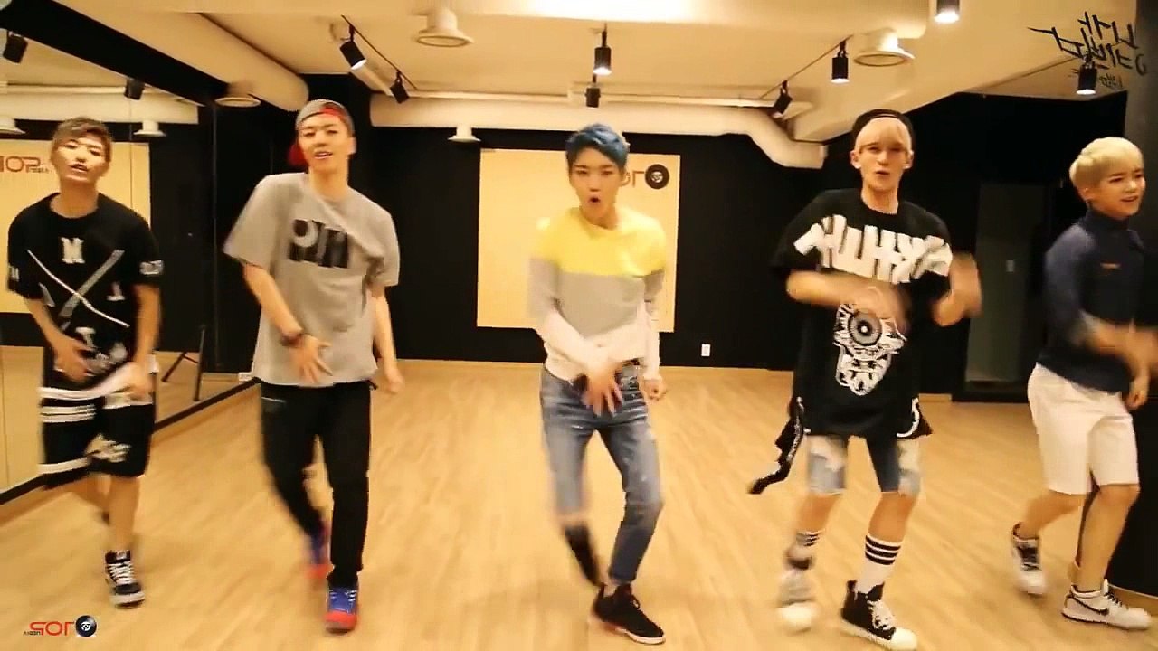 100% (백퍼센트)   '니가 예쁘다 (U Beauty)' Dance