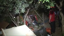 İzmir Hafif Ticari Araç Şarampole Yuvarlandı 2 Ölü, 2 Yaralı