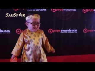 [SAOSTAR.VN] Ku Tin trổ tài ca hát trên sân khấu