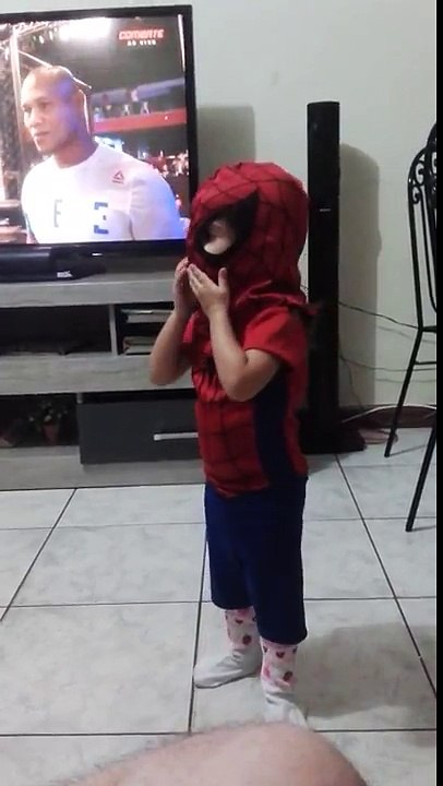 Homem aranha agora é papão aranha kkk