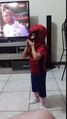Homem aranha agora é papão aranha kkk