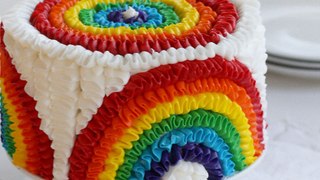 How to bake a rainbow cake