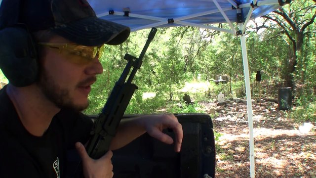 Tests d'armes à feu sur des vitres pare-balles !