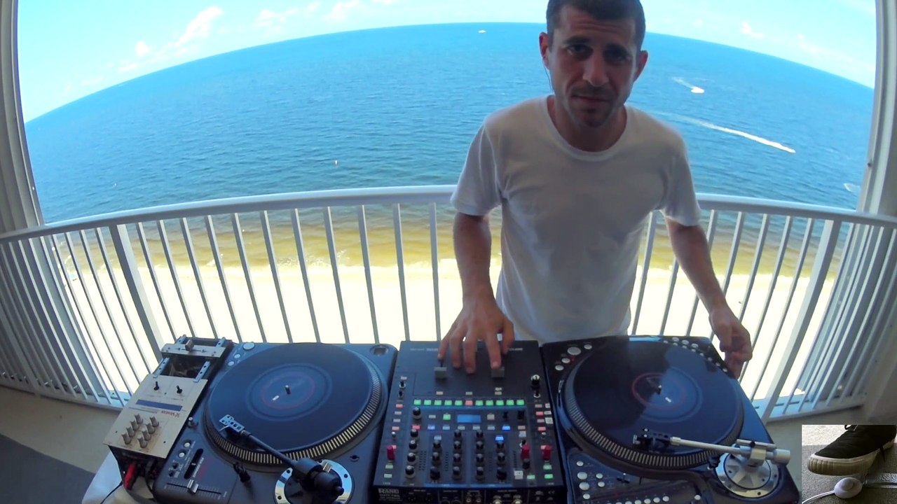 Démo de mix de DJ Brace l'un des meilleurs DJ au monde en 2016 !! DJ Brace - 2016 DMC Online Finals