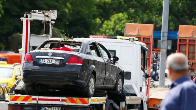 4 detained after car bombing in Istanbul kills 11