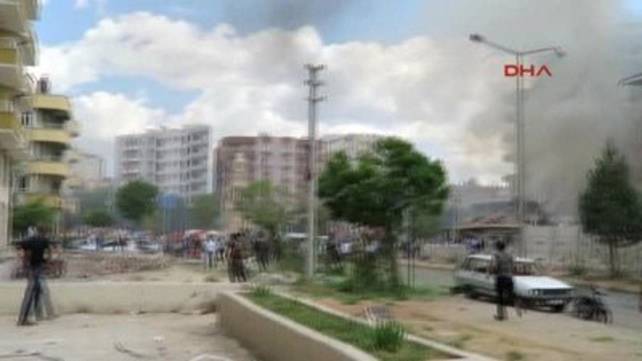 Mardin?in Midyat İlçesinde Emniyet Müdürlüğü Önünde Patlama-3