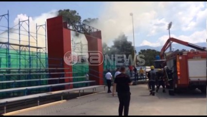 Tiranë - Përfshihet nga flakët një prej stendave në Panairin e Policisë