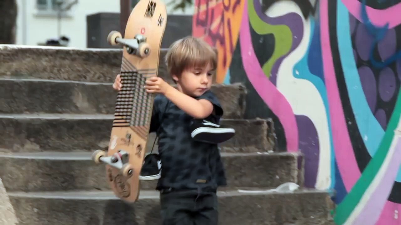 Lakai The Kid Awesome 4 years old skateboarder