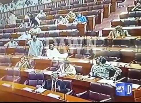 Khawaja Asif refuses to apologise to Shireen Mazari after saying 'someone make this tractor trolley keep quiet'.