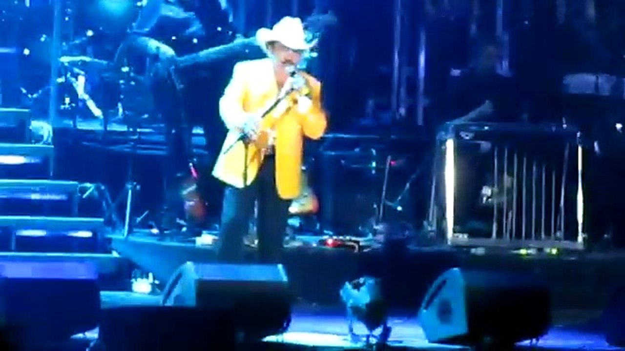 Me Gustas Joan Sebastian (en chicago  abril 24 del 2010 allstate arena.)