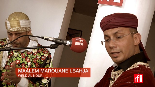 Le maâlem Marouane Lbahja joue Weld al nour - Festival Gnaoua à Essaouira, Maroc