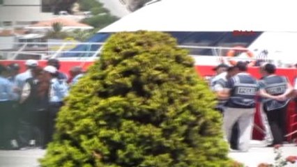 İzmir Sakız Adası'ndan 8 Mülteci Çeşme'ye İade Edildi