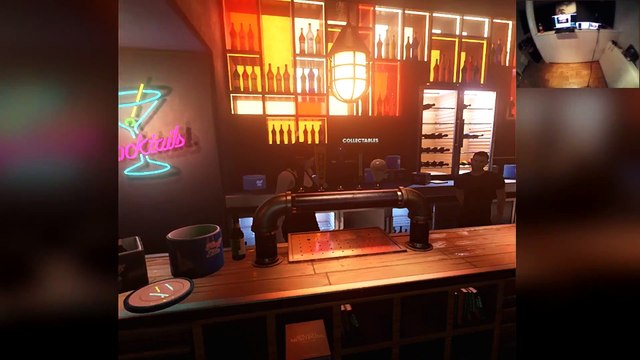 Ce gamer détruit un bar dans cette simulation en réalité virtuelle