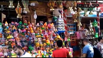 "فانوس عليه صورتك وأسم حبيبتك".. أبرز تقاليع الإسكندرية