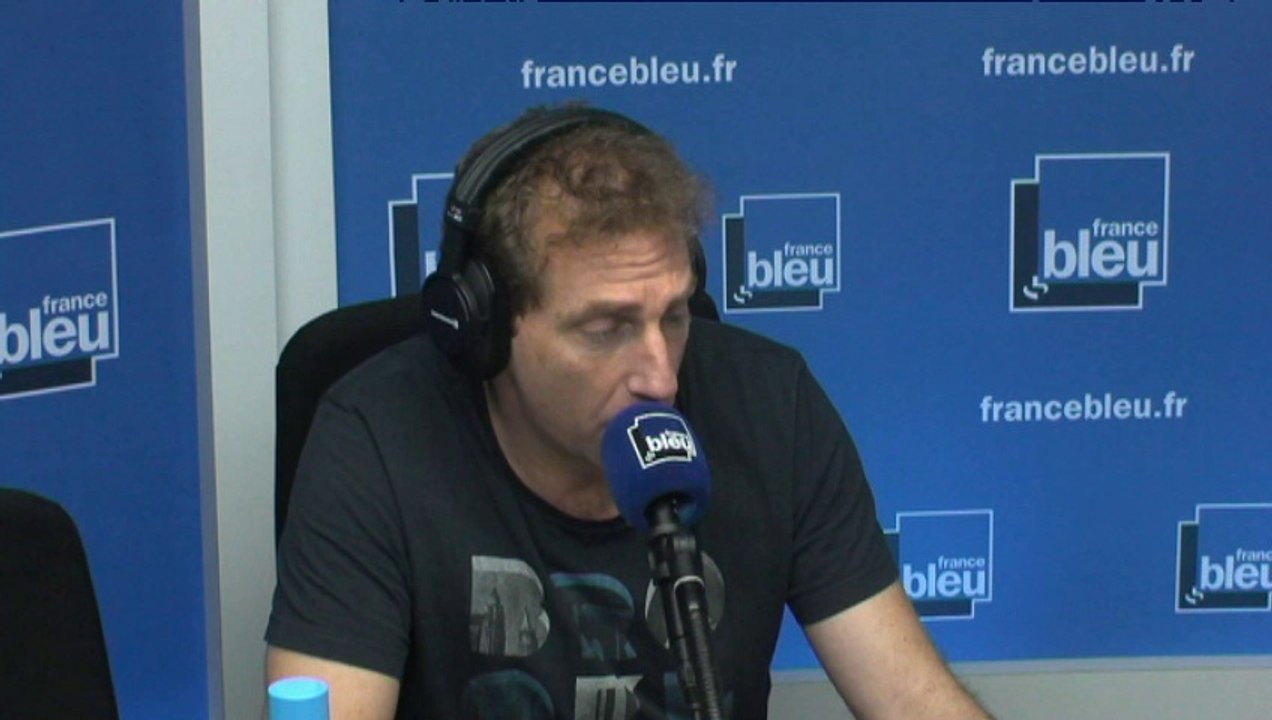 Didier Deschamps ne veut pas que les bleus lisent le dernier livre de Maxime Chattam - Allo les stars