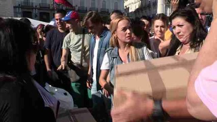 Lilian Tintori recoge ayuda humanitaria para Venezuela en Madrid