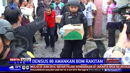 Densus 88 Menyita 3 Dus Berisi Bom Rakitan