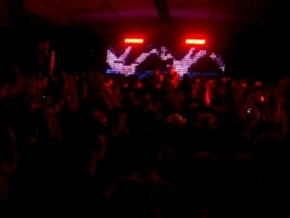 JUSTICE live@Carrousel du Louvre never be alone again 0707