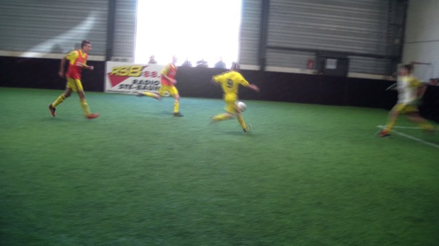 Vidéo Tournoi Foot Salle Saint-Maximin Le 16/05/2016 (2)