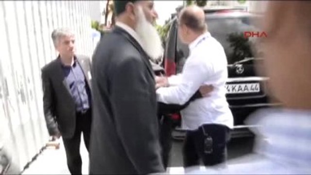 Üzerinde Çevik Kuvvet Polislerinin Giydiği Üniforma ile Kılıçdaroğlu'nu Protesto Ederken Gözaltına...